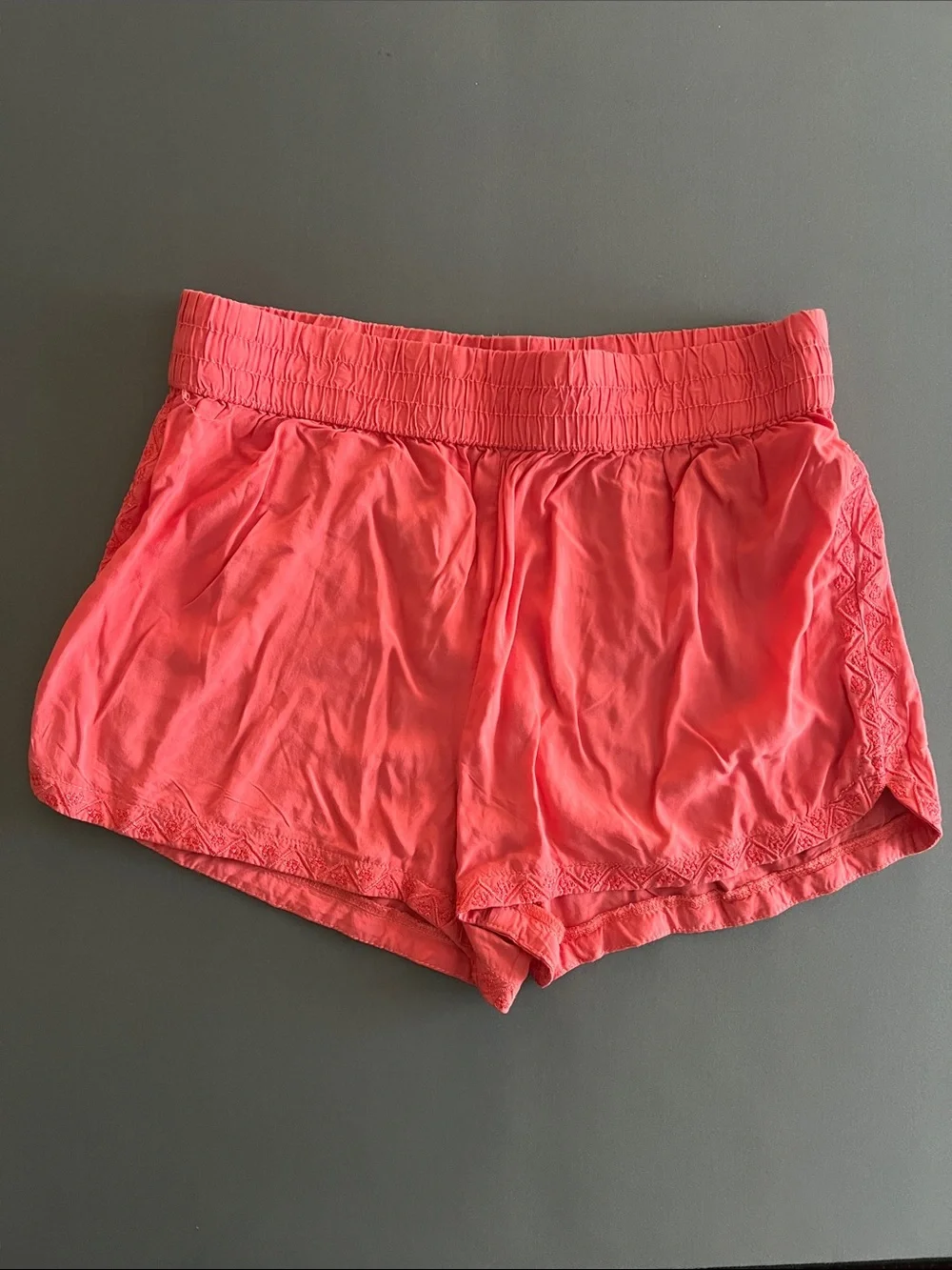 Garage Coral Elastic Waist Shorts